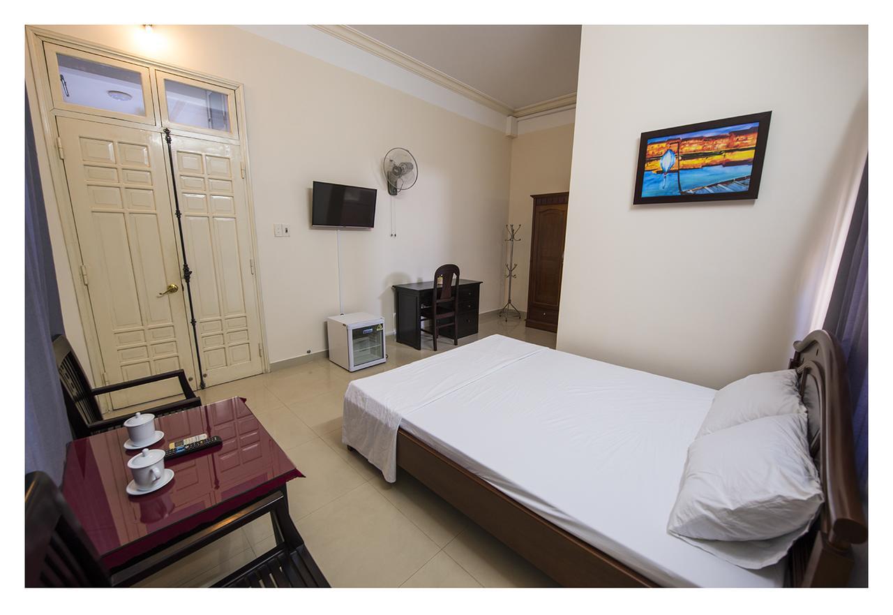 Three Palms Homestay Хойан Экстерьер фото