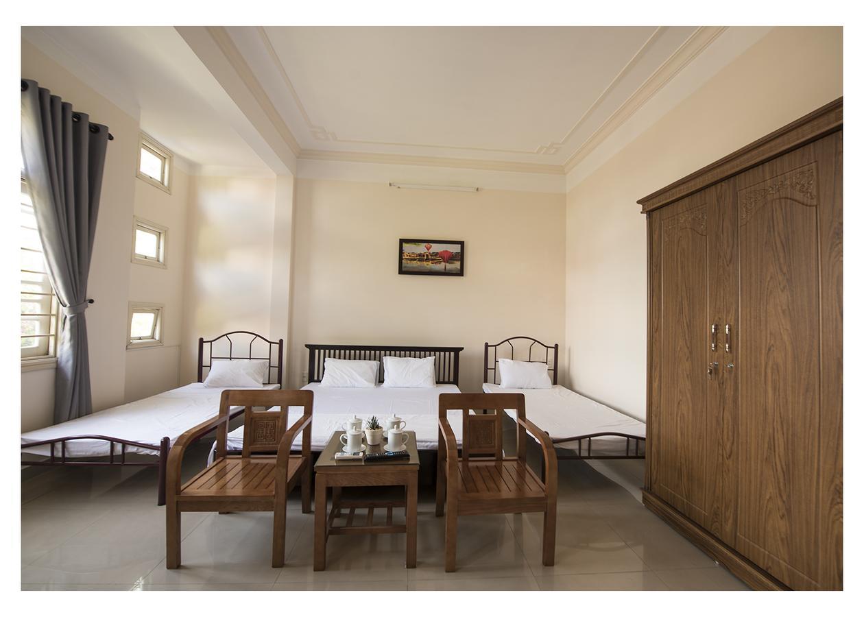Three Palms Homestay Хойан Экстерьер фото