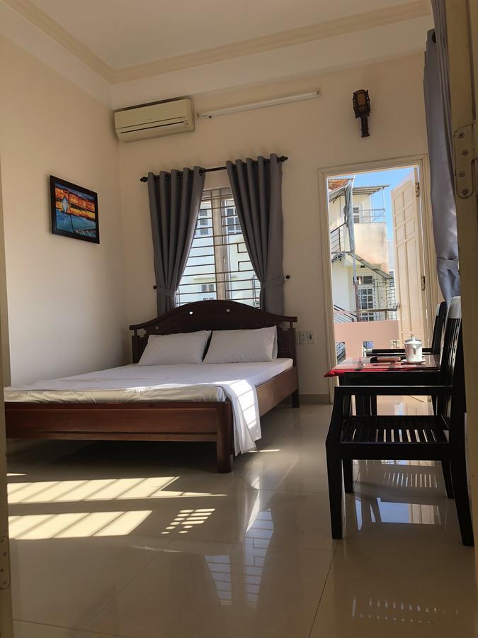 Three Palms Homestay Хойан Экстерьер фото