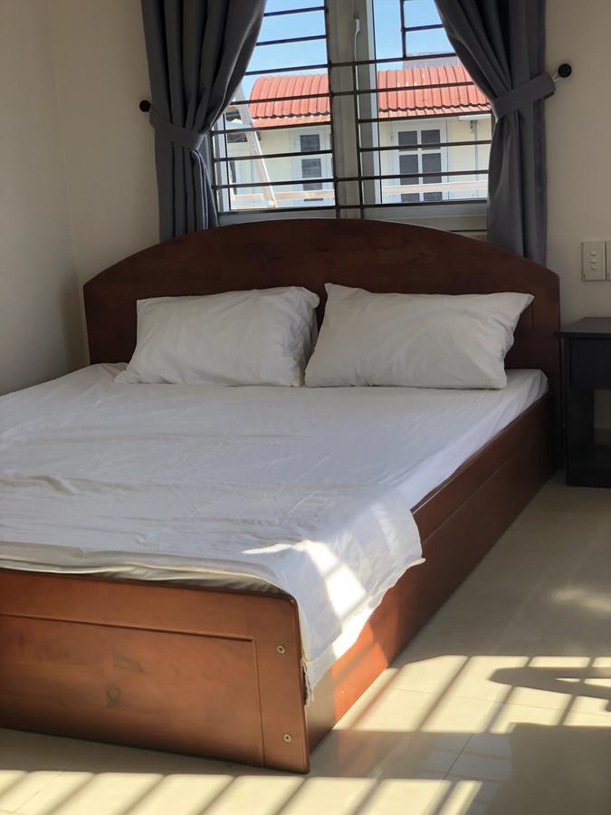 Three Palms Homestay Хойан Экстерьер фото