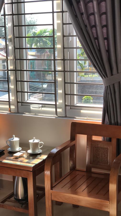 Three Palms Homestay Хойан Экстерьер фото
