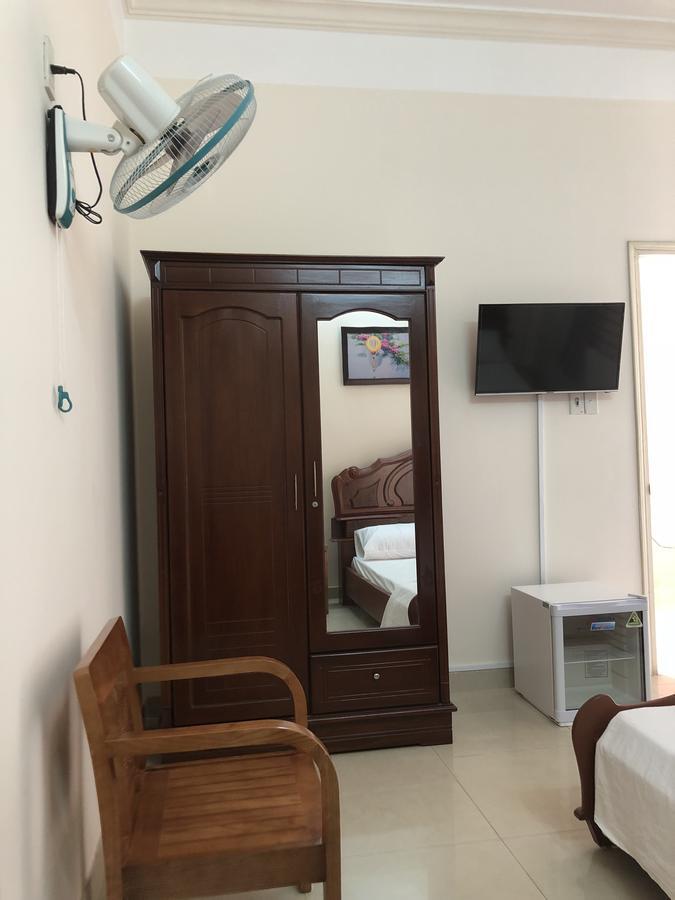 Three Palms Homestay Хойан Экстерьер фото