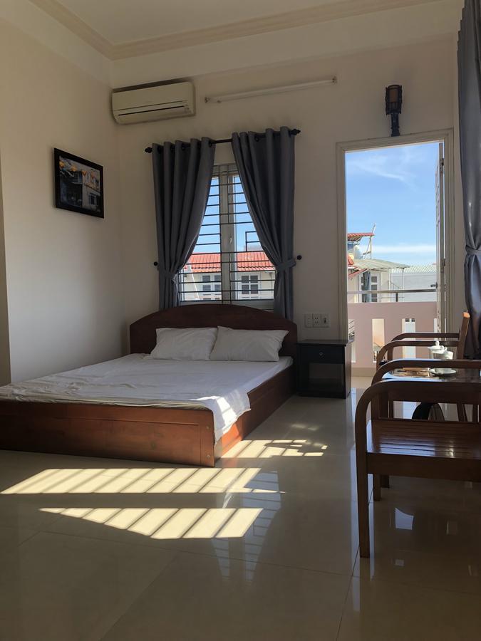 Three Palms Homestay Хойан Экстерьер фото