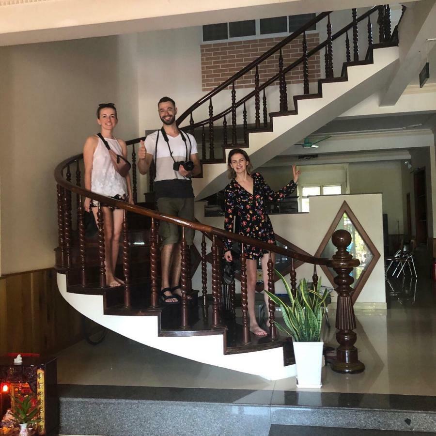 Three Palms Homestay Хойан Экстерьер фото