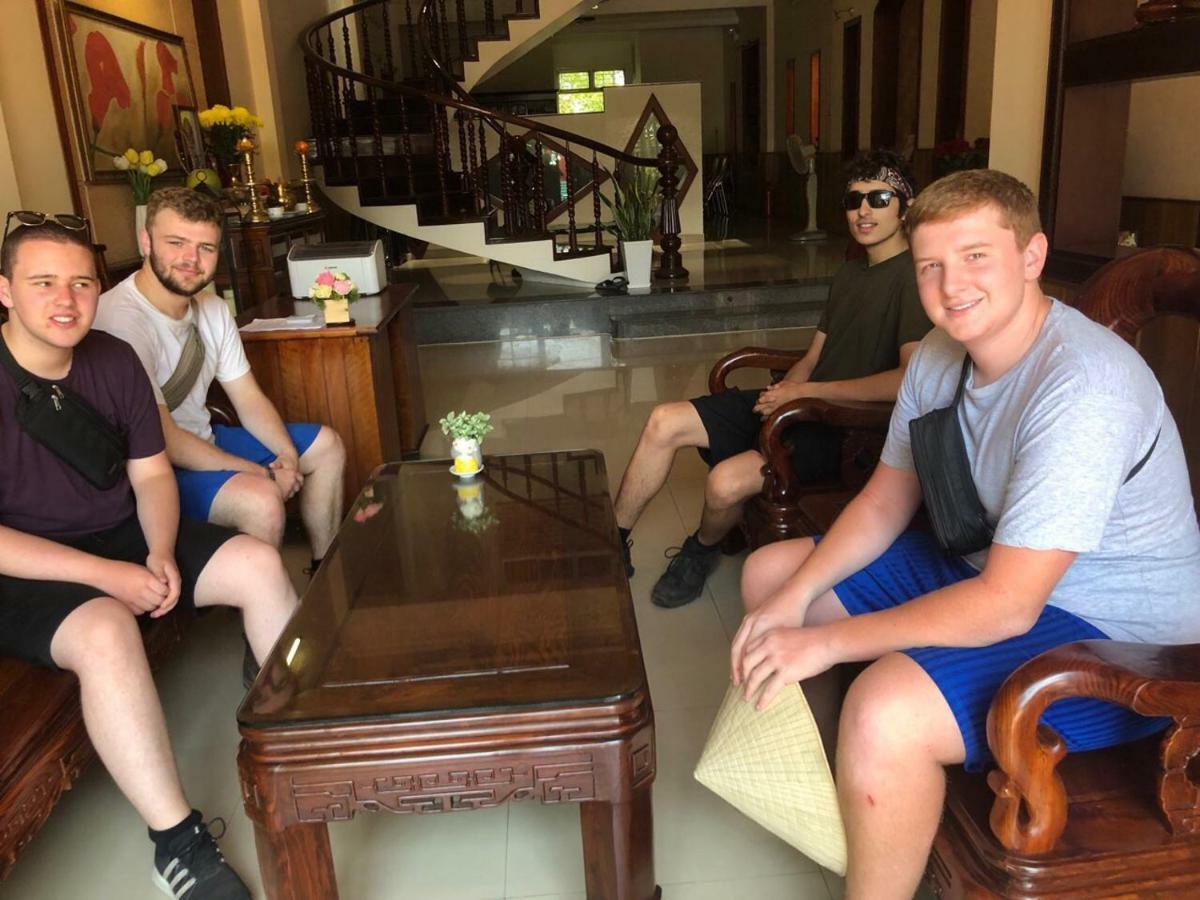 Three Palms Homestay Хойан Экстерьер фото